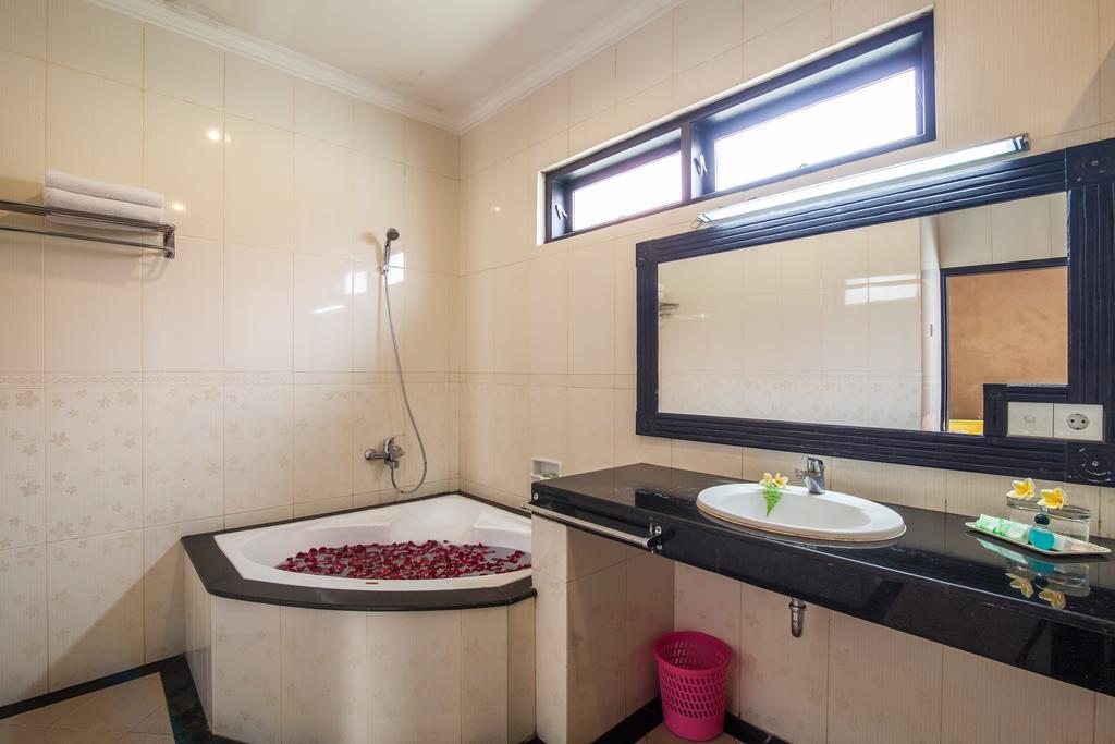 Puri Yuma Hotel เดนปาซาร์ ภายนอก รูปภาพ