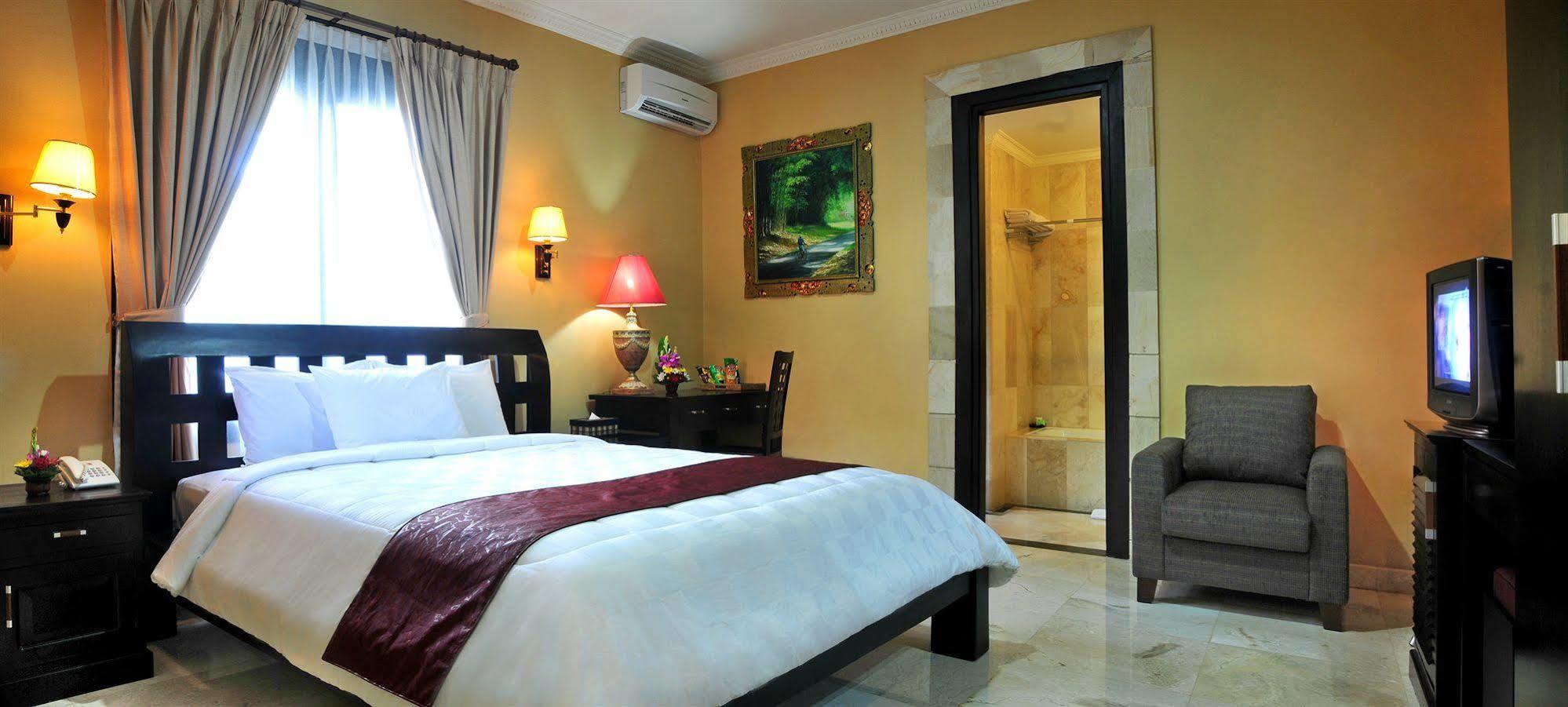Puri Yuma Hotel เดนปาซาร์ ภายนอก รูปภาพ