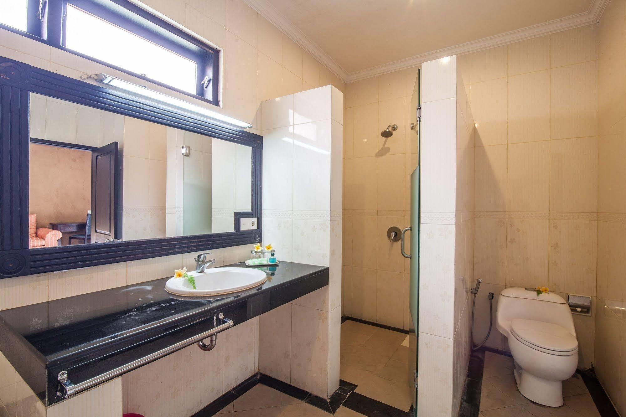 Puri Yuma Hotel เดนปาซาร์ ภายนอก รูปภาพ