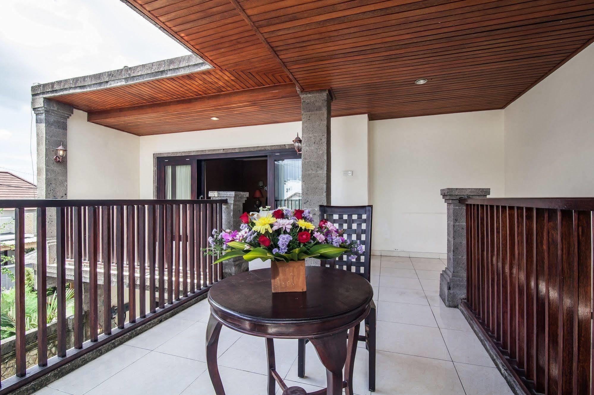 Puri Yuma Hotel เดนปาซาร์ ภายนอก รูปภาพ